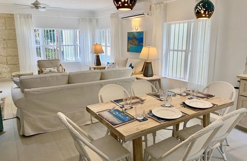 Dover Apartment | Beautiful Beachfront Apartment: Turtles Nest B