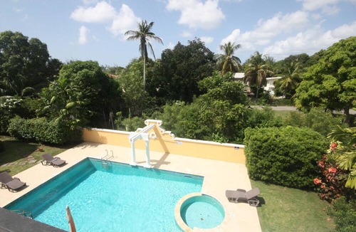 Clapham Apartment | Comfy Cozy Studio Apt#9 with Pool on South Coast near Accra Beach