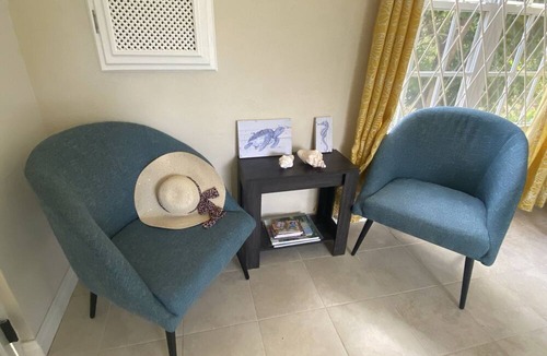 Clapham Apartment | Comfy Cozy Studio Apt#9 with Pool on South Coast near Accra Beach