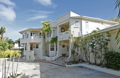 Holder's Hill Apartment | Bajan J's Getaway- Great Value! St. James Apt. West Coast