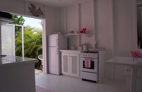 Sunset Crest Cottage | PINK COTTAGE - CHATTEL STYLE - BUILD 2015 - GREAT LOCATION ON THE WEST COAST