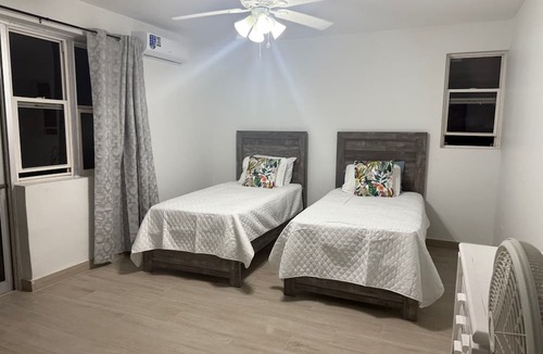 Hastings Apartment | Opp Sea, 5b Beach, Boardwalk, Restaurants and bars - 3 Bed 2 Bath