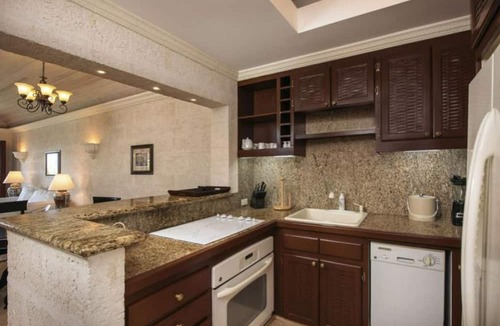 Diamond Valley Apartment | The Crane Resort 2BR+3Bth. Ocean View. plunge pool Kitchen+LivingRoom Sleep 6