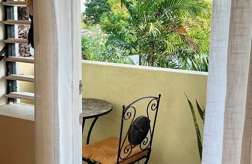 Whitehall House | Spacious 5-Bedroom Retreat – Sleeps 10 (+ Optional Apartment for 2 More!)
