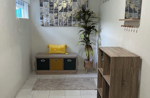 Below Rock Apartment | South Coast Vibes – Charming 2 Bedroom, 1 Bathroom Self-Contained Apartment