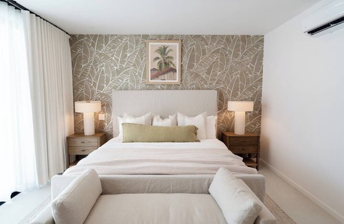 Lower Carlton House | Stylish West Coast 3BR Townhouse Near Beach with Pool