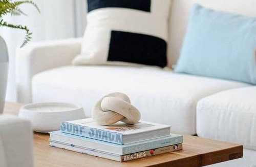 Lower Carlton House | Stylish West Coast 3BR Townhouse Near Beach with Pool