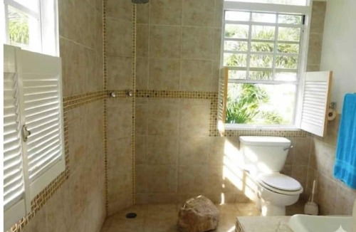 Belleville House | Somnia Barbados: a spacious 4-bed/3-bath retreat with A/C, 10 mins to beach