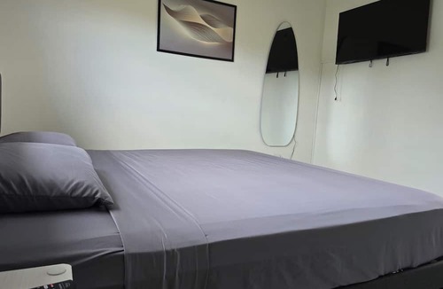 Lead Vale Apartment | Cassywins Short Term Rentals Apt #6