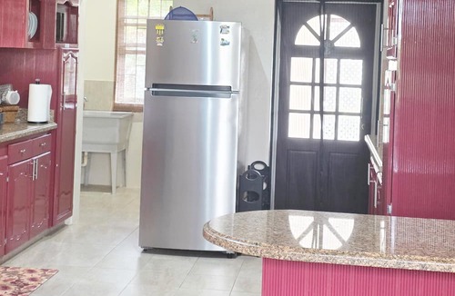 Frere Pilgrim House | Cozy Shavaz Paradize AC 2BR, 2.5B Breezy Villa, Near Golf Course & Lovely Beach.