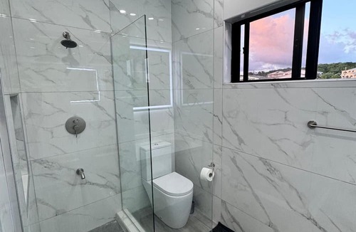 Gibbs Bay Villa | Mullins Retreat — Brand New Architecturally Designed Luxury Villa