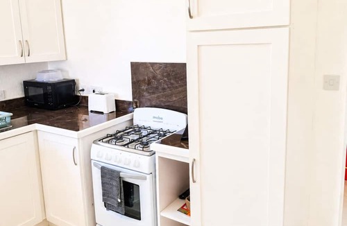 Bridgetown Cottage | 2BR Cottage, Walk to Brandons Beach | AC, WiFi