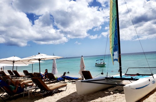 Prospect House | Welcoming 3-bedroom house that is a 4 min walk to beach