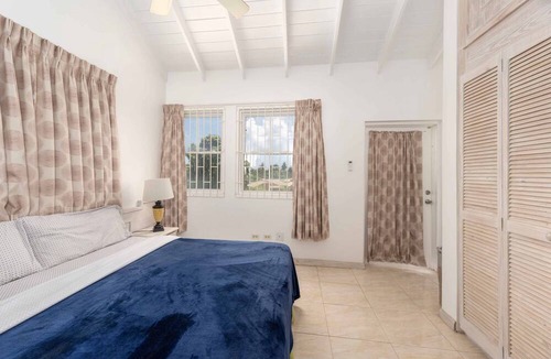 Lascelles Apartment | Vida Mejor-East Pool (Private Pool)