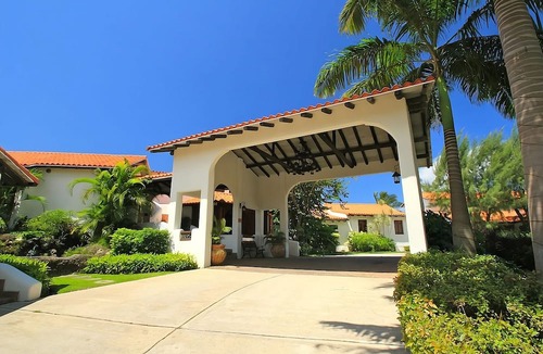 Maynards Hotel | Secluded Tropical Hotel with Shuttle to Historical Speightstown