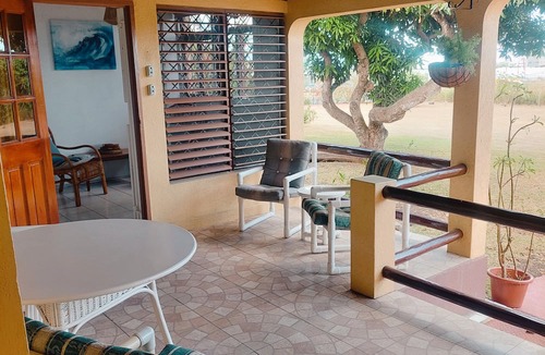 Christie House | Lovely tropical home with breezy patio