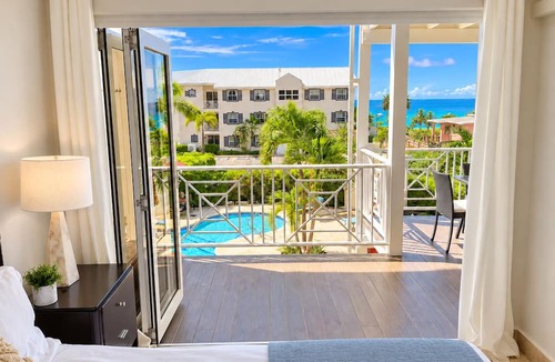 Weston Condo | Sandbox Villa Stylish 3-bedroom on West Coast in St. James - steps to beach