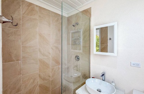 Porters House | Mango Court 3 - 3BR Townhouse Near Holetown with Shared Pool
