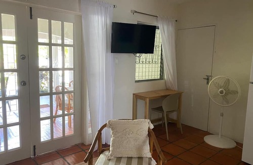 Sunset Crest Apartment | Charming Condo Sunset Palms #61 Holetown Beach pool access WiFi