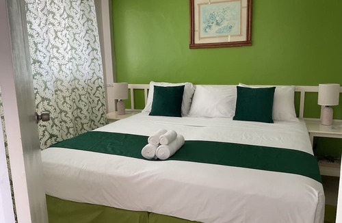 Saint Lawrence Apartment | Melrose Beach Apartments