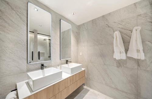 Brighton Apartment | Exceptional Beachfront Condo - Allure 301