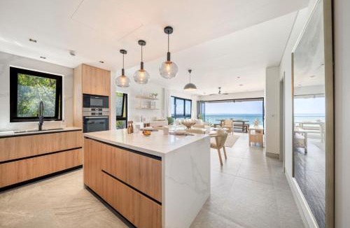 Brighton Apartment | Exceptional Beachfront Condo - Allure 301