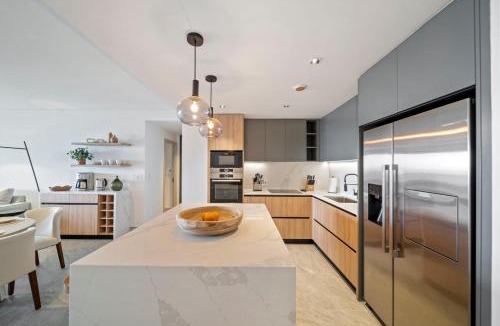 Brighton Apartment | Luxury Romantic Beachfront Condo - Allure 102
