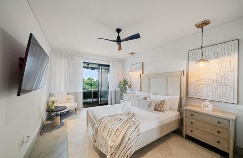 Brighton Apartment | Exceptional Beachfront Condo - Allure 101