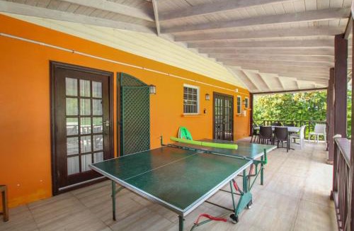 Speightstown House | Large Family Friendly Home with Pool Just 2 mins from Beach - Chindwin