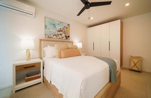 Lower Carlton House | New CHIC 3BR Villa Walk to Beach Pool & Terrace
