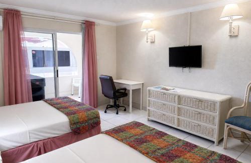 Maxwell Hotel | Sunbay Hotel- Daily Breakfast & Beach Access Included