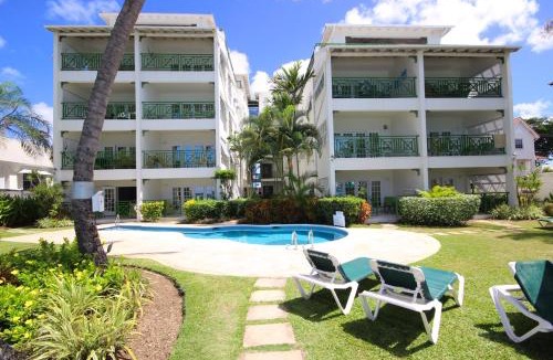 Worthing Apartment | Beachfront Studio with Pool