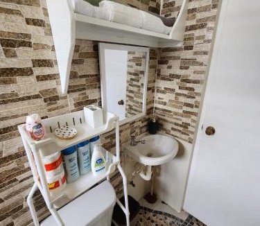 Blades Apartment | IzyCozy 5 mins from Airport