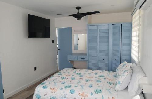 Reeds Bay House | Eva's Beach Cottage