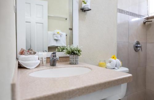 Blue Waters Hotel | Adulo Apartments