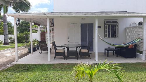 Silver Sands Apartment | Tropical Gecko Studio - Sweet Jewel Apartments