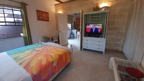 Silver Sands Apartment | Yellow Bird Apartment
