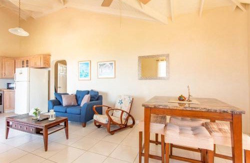Fustic Apartment | Oceanview Terrace, Walk to Beach, WiFi and Parking