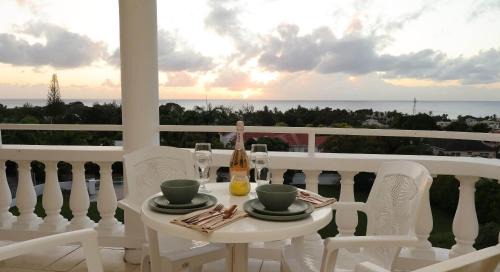 Mullins House | #3 Eastry Gardens - Cozy 1BR Studio w Ocean View