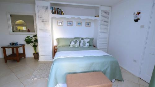 Mullins House | #3 Eastry Gardens - Cozy 1BR Studio w Ocean View