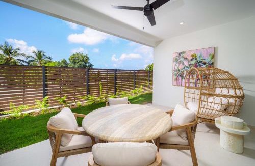 Gibbes House | Elegant LUX 2BR 3mins to Beach Pool & Deck