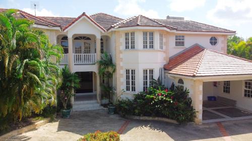 Holder's Hill Villa | Marzalea - by ZenBreak
