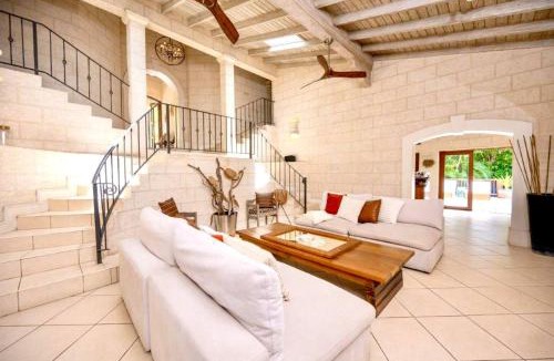 Mount Standfast House | Kyalami - by ZenBreak