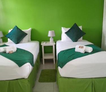 Saint Lawrence Apartment | Melrose Beach Apartments Inc