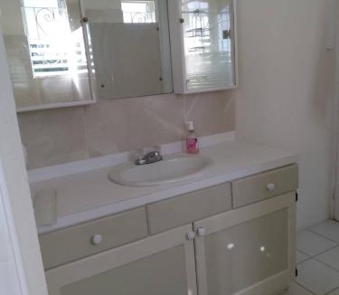 Surinam Apartment | The Anchorage in Rockely