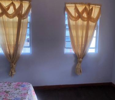 Weymouth House | Patricias Retreat - above Food and Belly Restaurant