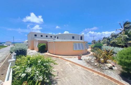 Inch Marlowe Apartment | Oceanfront Apartment in Oistins, Sufer's Point!