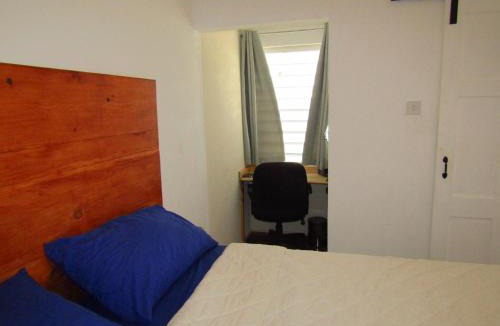 Blue Waters Apartment | Cozy 1 bed Apt 2B in Rockley near American Embassy