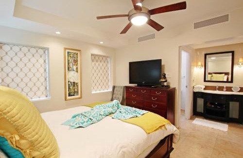 Maxwell Apartment | Ocean One 204 by Bluescape