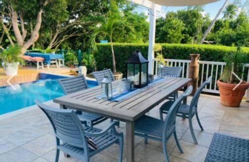 Mullins Villa | Mariposa House